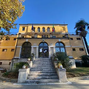 Di Hostel